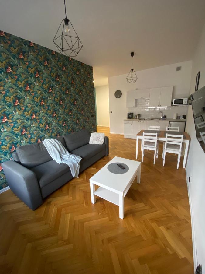 Hostel Pod Topolami Zielona Góra Exterior foto