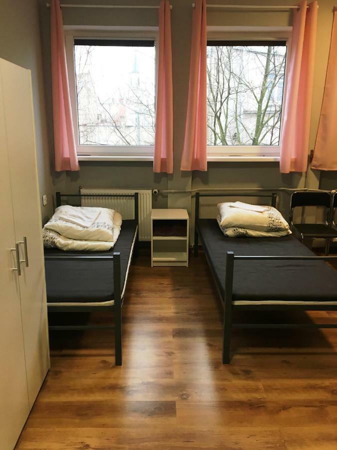 Hostel Pod Topolami Zielona Góra Exterior foto